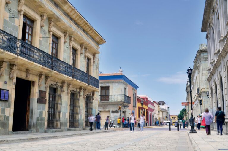 Estudio y análisis del mercado inmobiliario en diferentes ciudades de Oaxaca para validar la factibilidad de un desarrollo inmobiliario